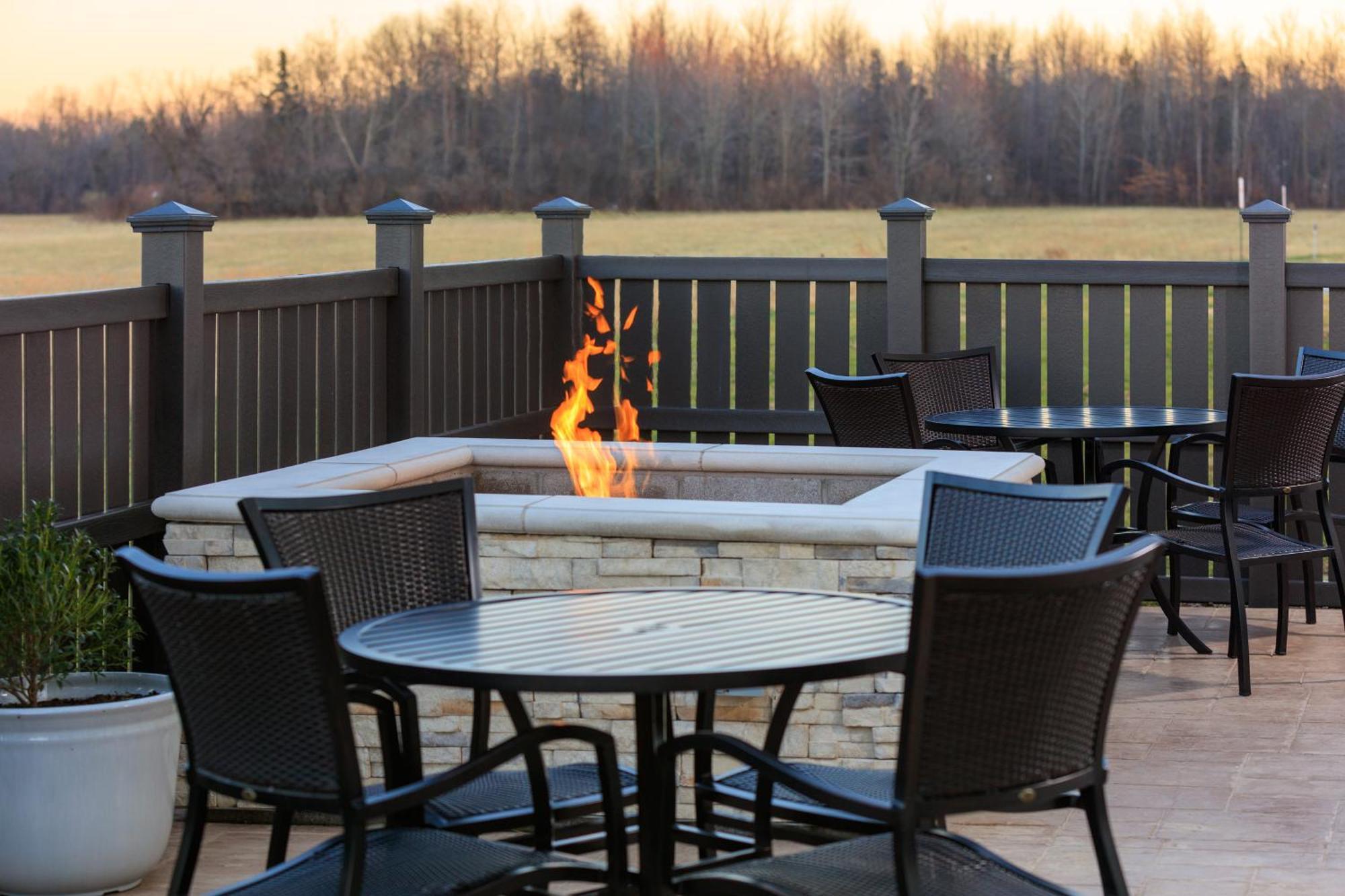 Holiday Inn Express - South Haven By Ihg Exterior photo